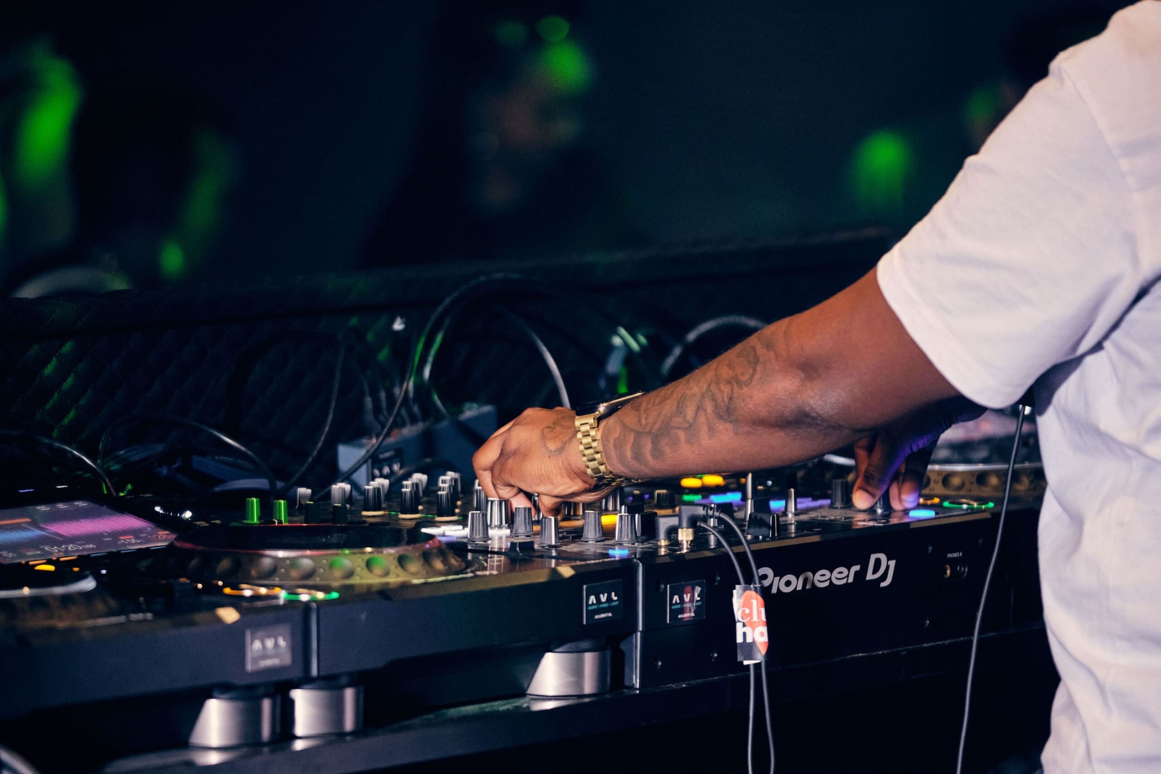 Deejay Program How to Become a Deejay: Master the Art of DJing